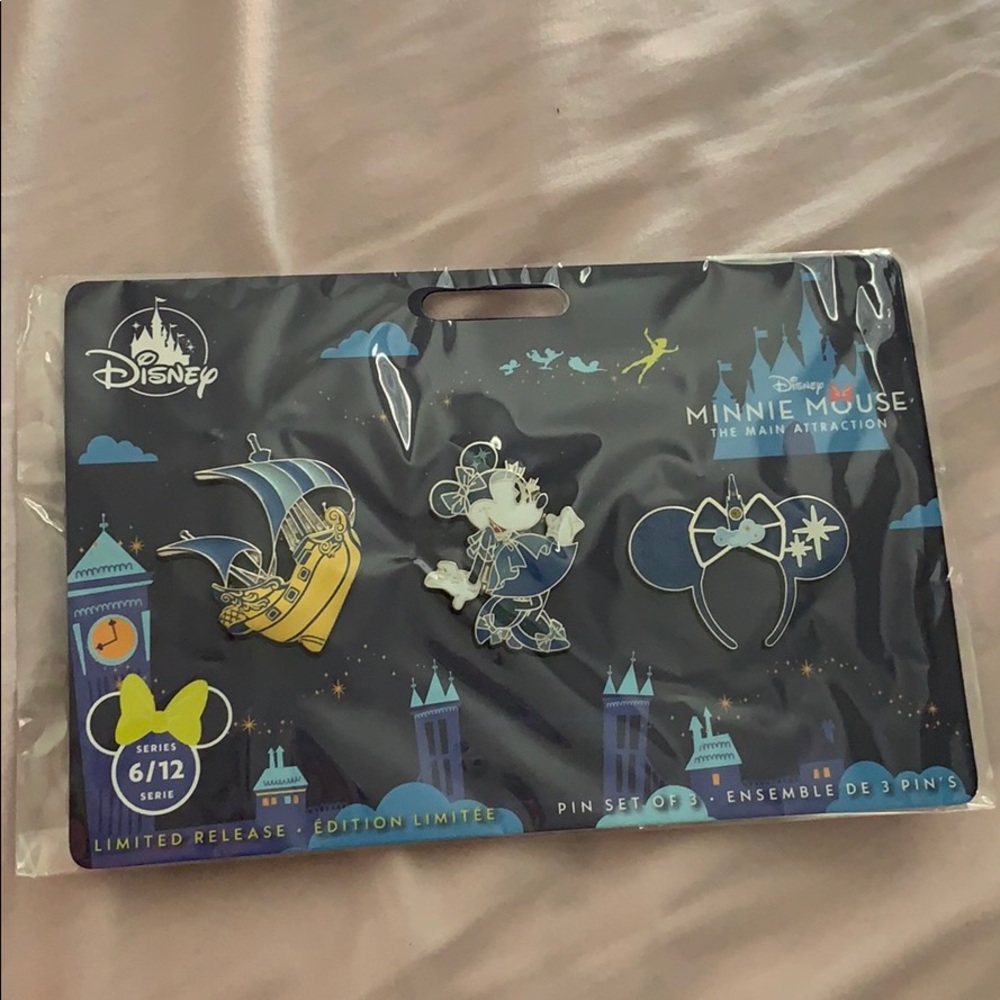 Minnie Mouse Main Attraction Pins Peter Pan
